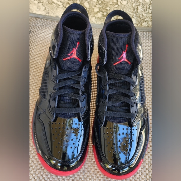 JORDAN MARS 270 'BRED'- SIZE 10- COLOR: BLK/ GYM RED - Picture 5 of 12